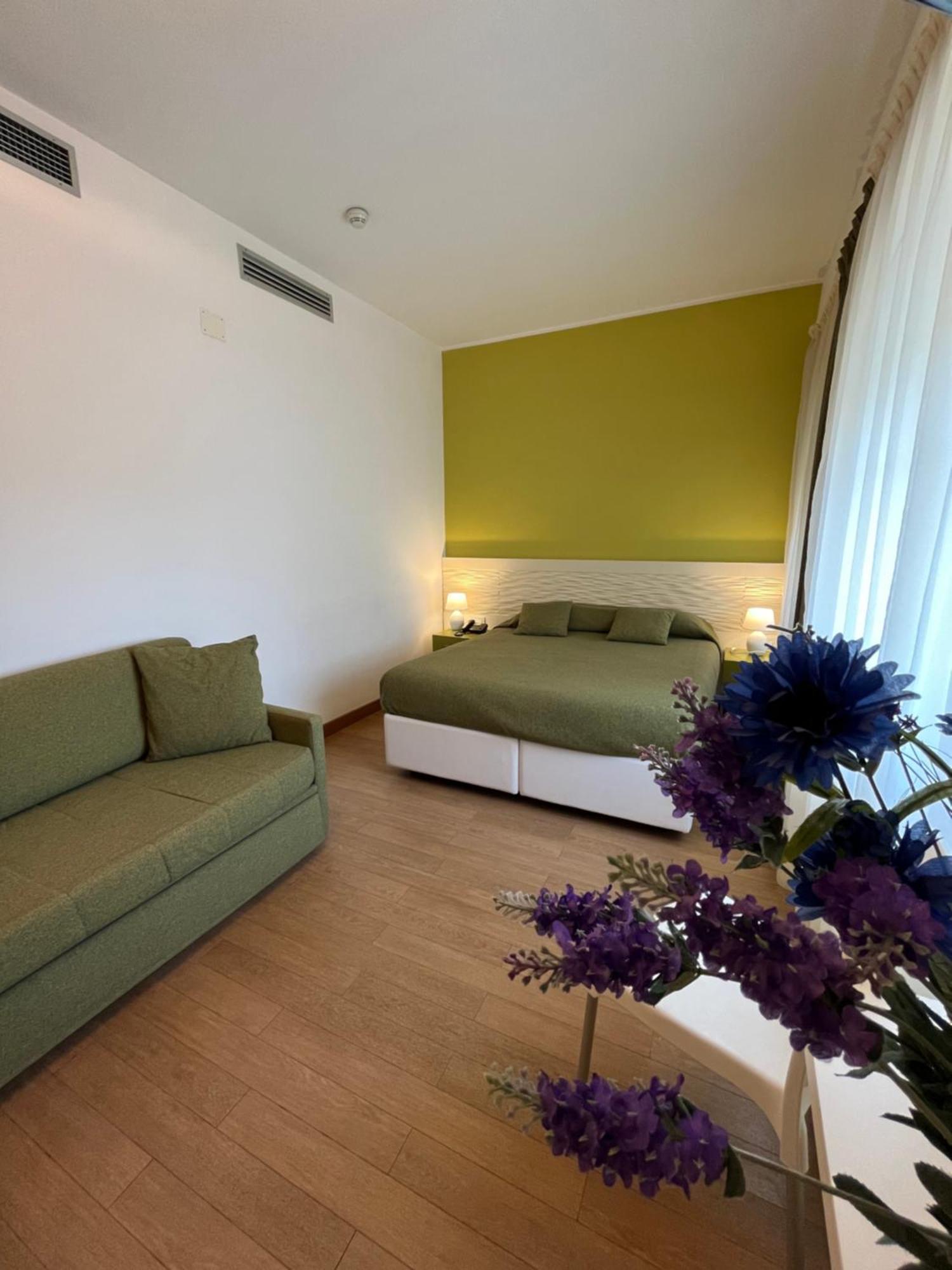 Hotel Mon Pays Riccione Ngoại thất bức ảnh